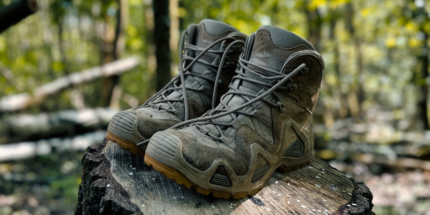 Ein paar Lowa Zephyr GTX, Airsoftausrüstung um deine Knöcheln zu schützen